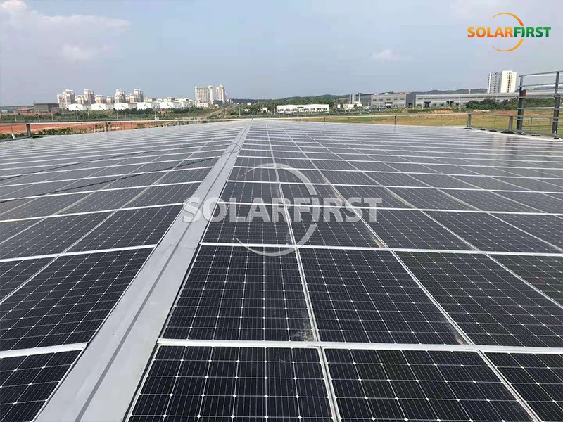 نظام BIPV مثبت على السطح بقدرة 5.6 ميجاوات في تشانجيانغ