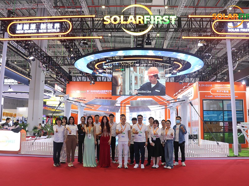 مجموعة Solar First تُظهِر ريادتها في مجال تركيب الطاقة الكهروضوئية الشاملة في معرض SNEC 2025