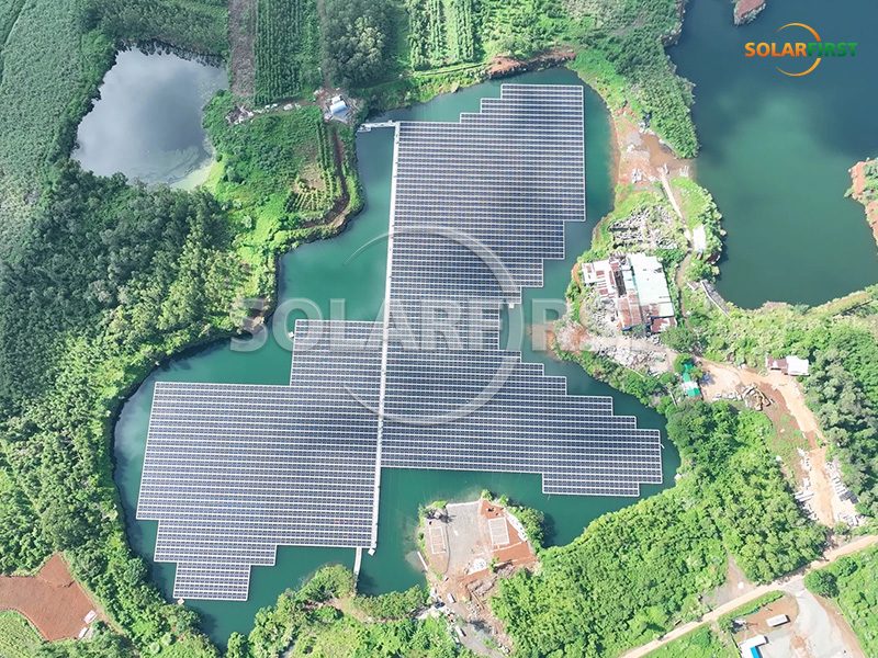 مشروع الطاقة الشمسية العائمة في مقاطعة لينجاو التابع لمجموعة Solar First Group تم ربطه بنجاح بالشبكة، ويحظى بإشادة وسائل الإعلام!